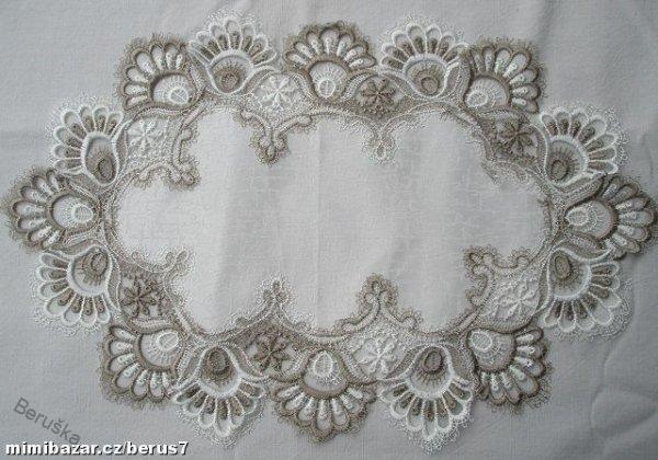 UBRUS s krajkou krajka 52 x 31