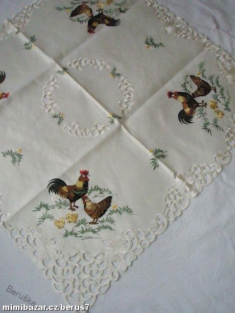 UBRUS velikonoční slepička a kohoutek 85 x 85