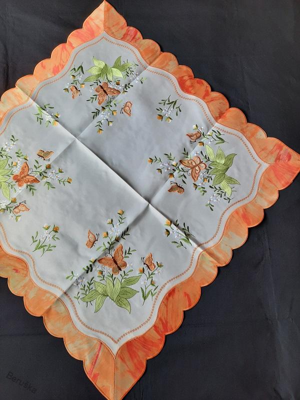 UBRUS vyšívaný 85 x 85 Motýl oranžový lem