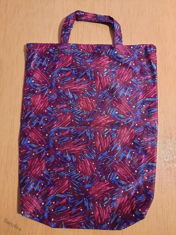taška * tašky cca 37 x 27
