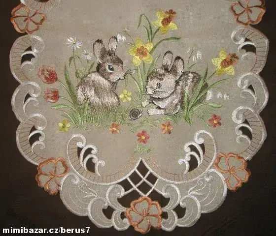 ubrus vyšívaný velikonoční zajíčci květ 90 x 38