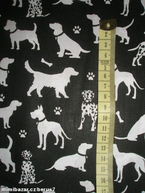 LÁTKA PEJSCI na černé 