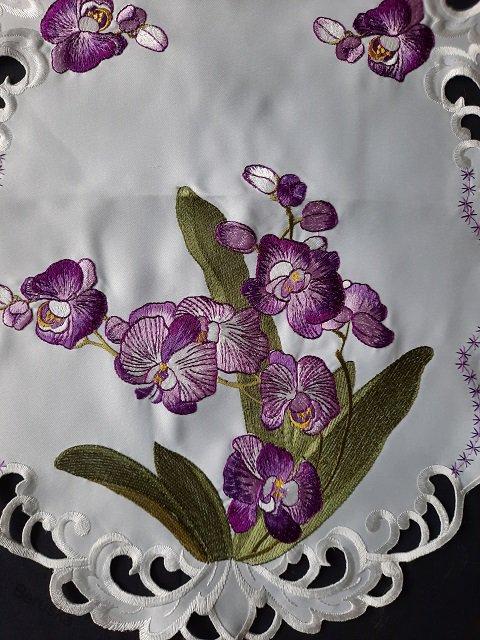 UBRUS vyšívaný 70 x 34 Orchidej