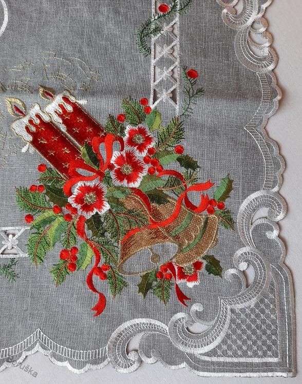 UBRUS vyšívaný 85 x 85 vánoční 02