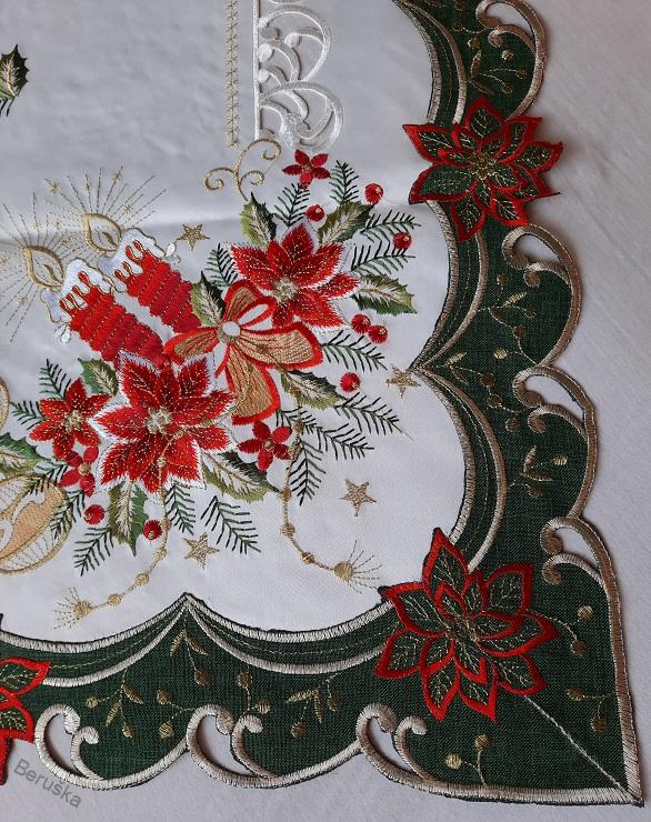 UBRUS vyšívaný 85 x 85 vánoční zelený lem