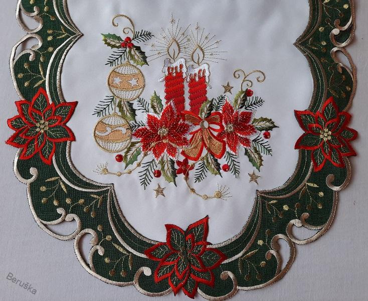 UBRUS vyšívaný 110 x 45 vánoční zelený lem