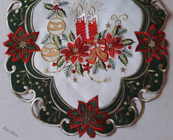 UBRUS vyšívaný 90 x 40 vánoční zelený lem