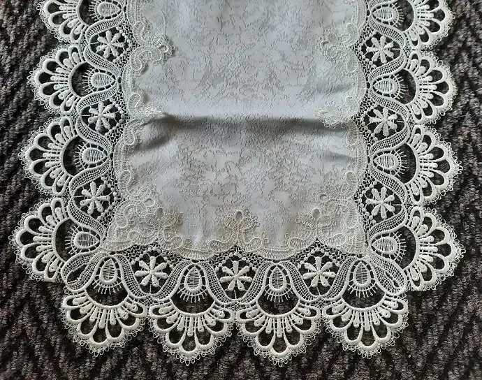 UBRUS krajka štola 180 x 45