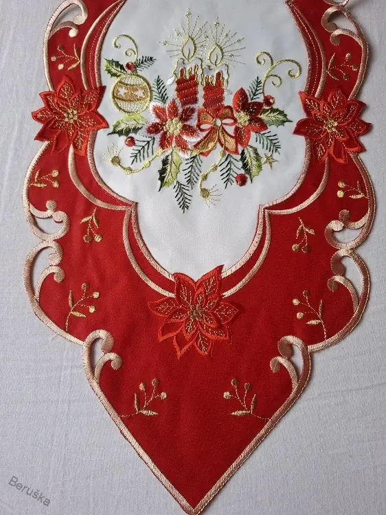 UBRUS vyšívaný 160 x 30 vánoční červený lem