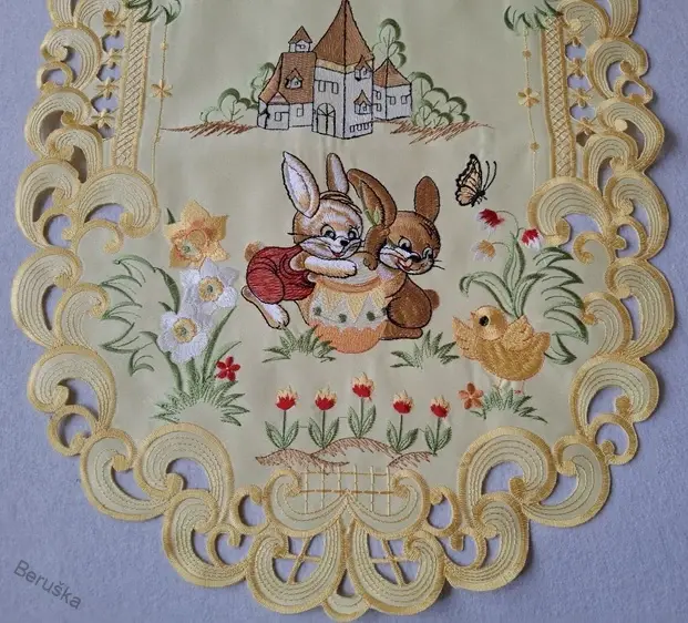 ubrus vyšívaný velikonoční 110 x 43 žlutý zajíček