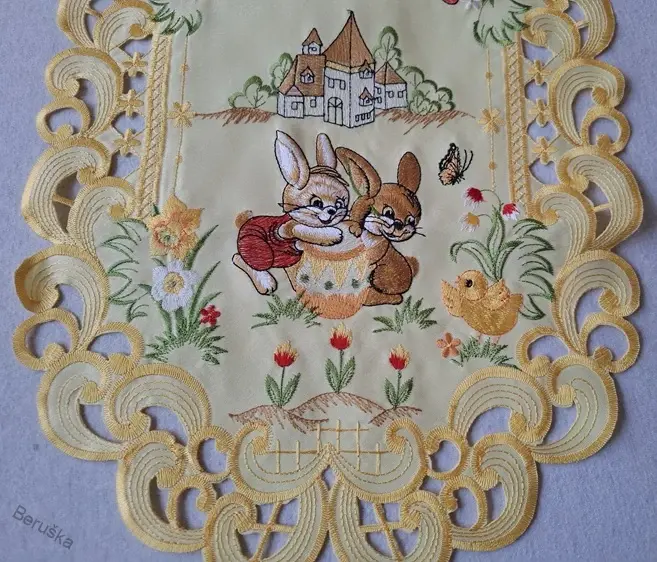 ubrus vyšívaný velikonoční 70 x 34 žlutý zajíček