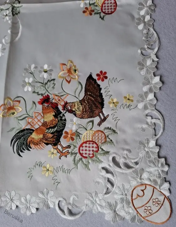 UBRUS velikonoční 85 x 85 slepička a kohoutek 01