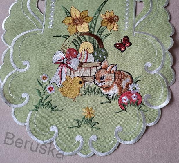 ubrus vyšívaný velikonoční 69 x 35cm zelený