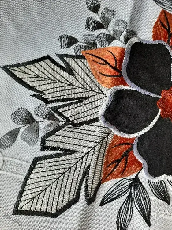 UBRUS vyšívaný vel. 85 x 85 černý Květ