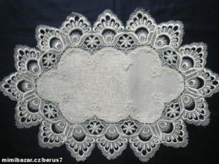 UBRUS s krajkou bílý 53 x 34
