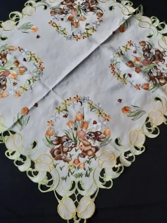 ubrus vyšívaný velikonoční zajíčci tulipán 85 x 85