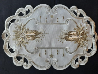 UBRUS vyšívaný 50 x 30 vánoční šampáňo + zlato