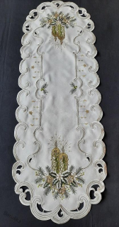 UBRUS vyšívaný 110 x 45 vánoční šampáňo + zelená svíčka