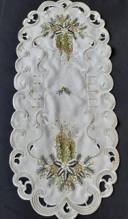 UBRUS vyšívaný 90 x 40 vánoční šampáňo + zelená svíčka