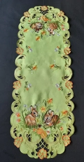 ubrus vyšívaný velikonoční zajíčci 02 * 110 x 43
