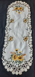 UBRUS vyšívaný  110 x 43  Slunečnice 