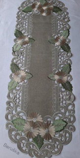 UBRUS vyšívaný 03 ** 110 x 38