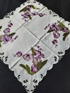 UBRUS vyšívaný 85 x 85 Orchidej